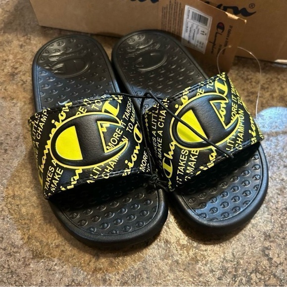 Champion Size 11 Preschool Slides Slippers NWT - Picture 3 of 6